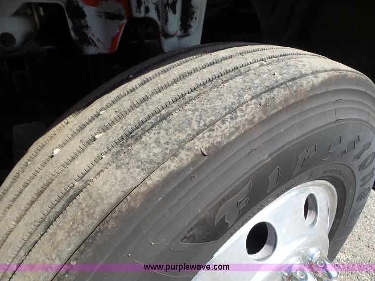 image for item L6825 2009 Freightliner Business Class M2 semi truck