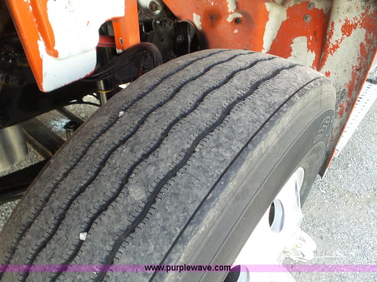 image for item L6825 2009 Freightliner Business Class M2 semi truck