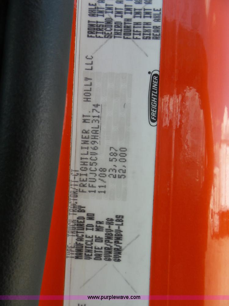 image for item L6825 2009 Freightliner Business Class M2 semi truck