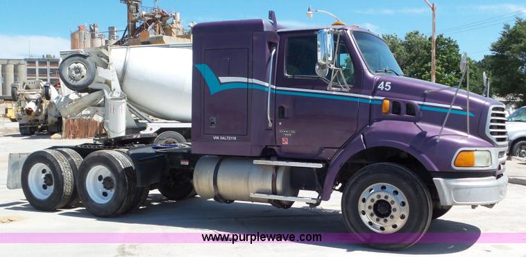 image for item L6829 2003 Sterling A9500 semi truck