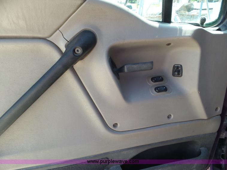 image for item L6829 2003 Sterling A9500 semi truck