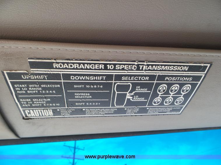 image for item L6829 2003 Sterling A9500 semi truck