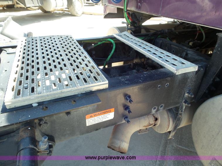 image for item L6829 2003 Sterling A9500 semi truck