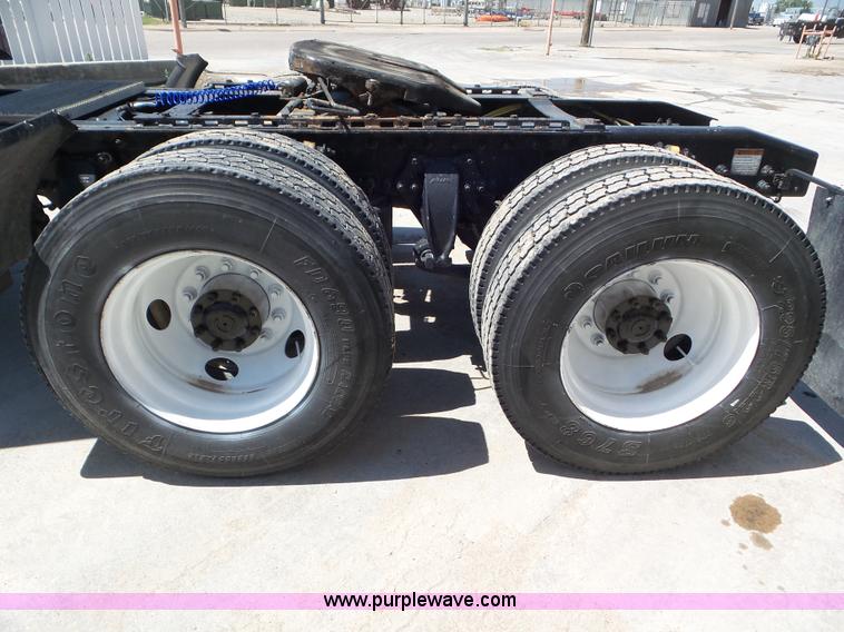 image for item L6829 2003 Sterling A9500 semi truck