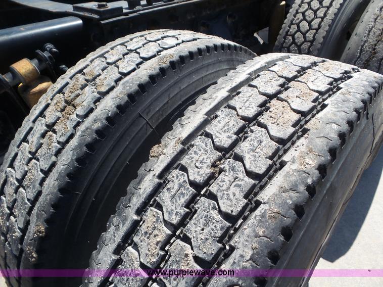 image for item L6829 2003 Sterling A9500 semi truck