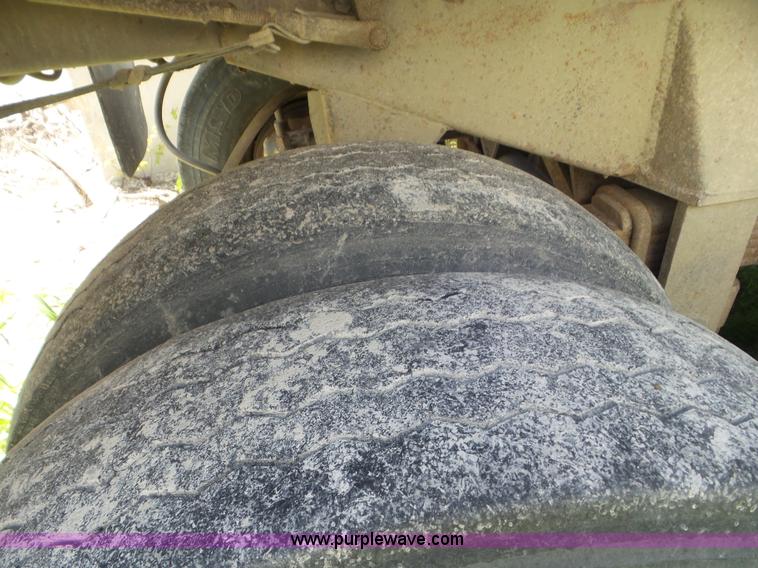 image for item L6830 1974 Fruehauf end dump trailer