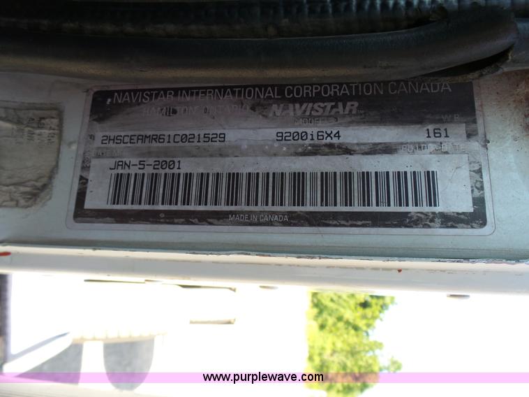 image for item L7093 2001 International 9200i truck cab and chassis