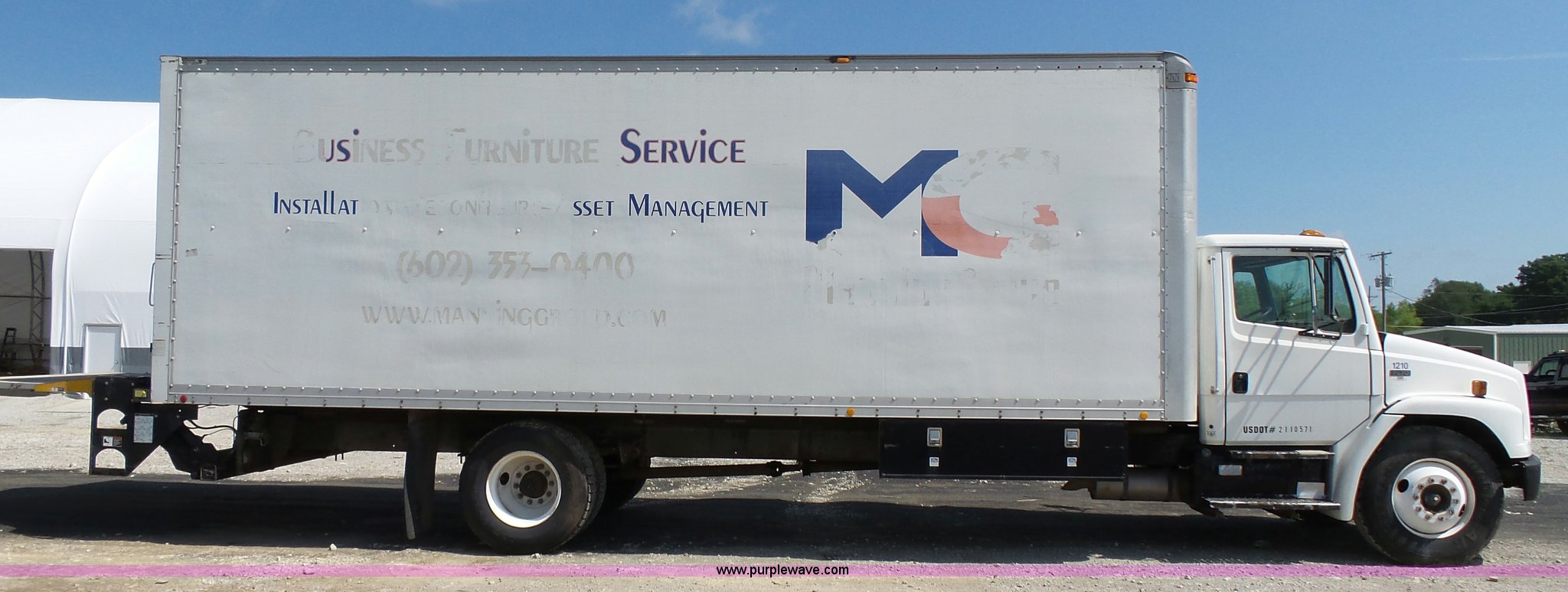 1998 Freightliner Fl70 Box Truck In Paola Ks Item K5323 Sold Purple Wave