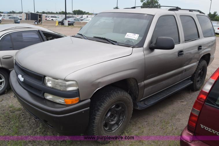 image for item K2883 2002 Chevrolet Tahoe SUV