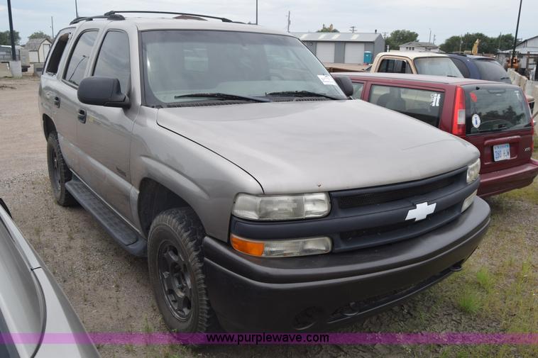 image for item K2883 2002 Chevrolet Tahoe SUV