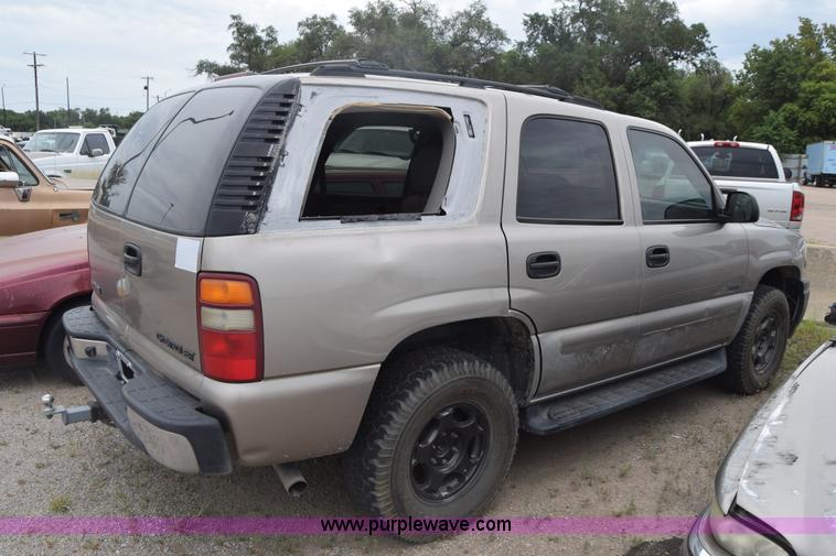 image for item K2883 2002 Chevrolet Tahoe SUV