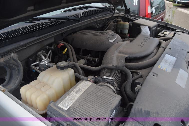 image for item K2883 2002 Chevrolet Tahoe SUV