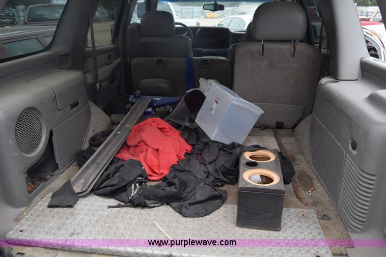 image for item K2883 2002 Chevrolet Tahoe SUV