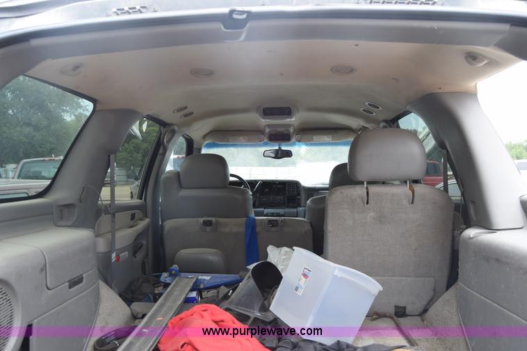 image for item K2883 2002 Chevrolet Tahoe SUV