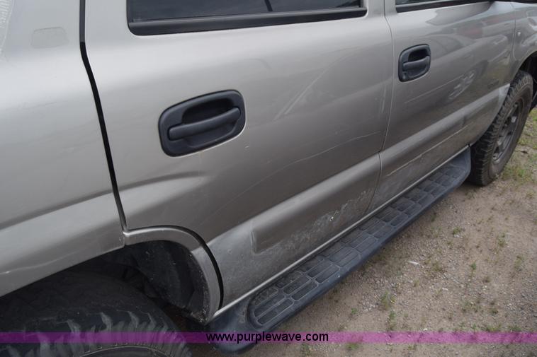 image for item K2883 2002 Chevrolet Tahoe SUV