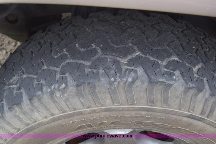 image for item K2883 2002 Chevrolet Tahoe SUV