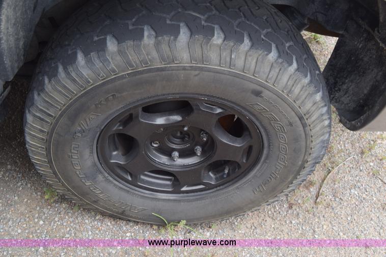 image for item K2883 2002 Chevrolet Tahoe SUV