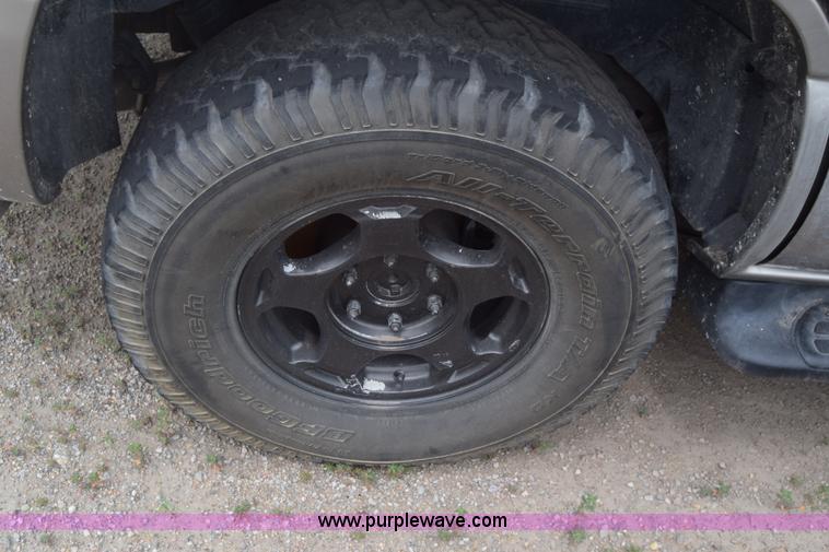 image for item K2883 2002 Chevrolet Tahoe SUV