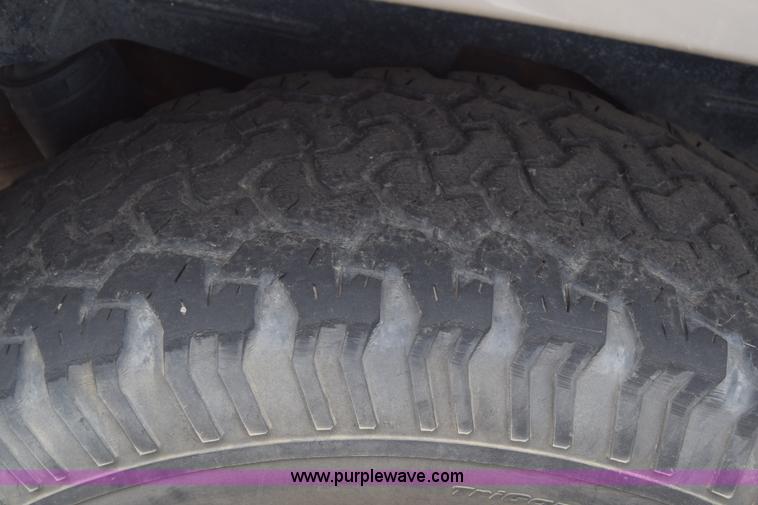 image for item K2883 2002 Chevrolet Tahoe SUV