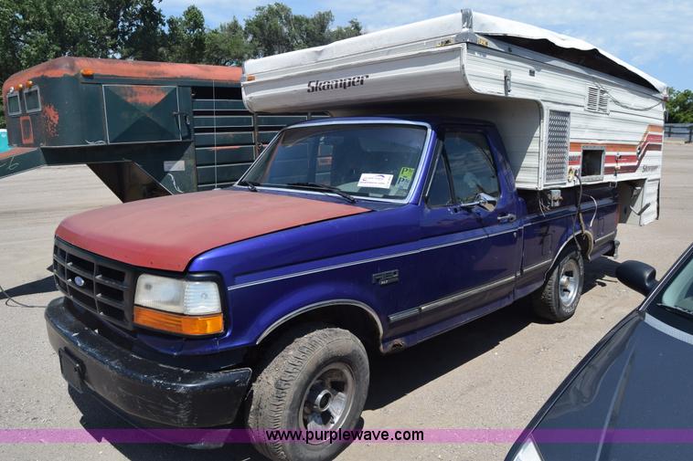 image for item K2884 1995 Ford F150 pickup truck