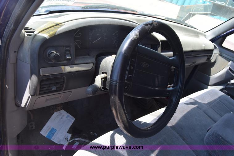 image for item K2884 1995 Ford F150 pickup truck