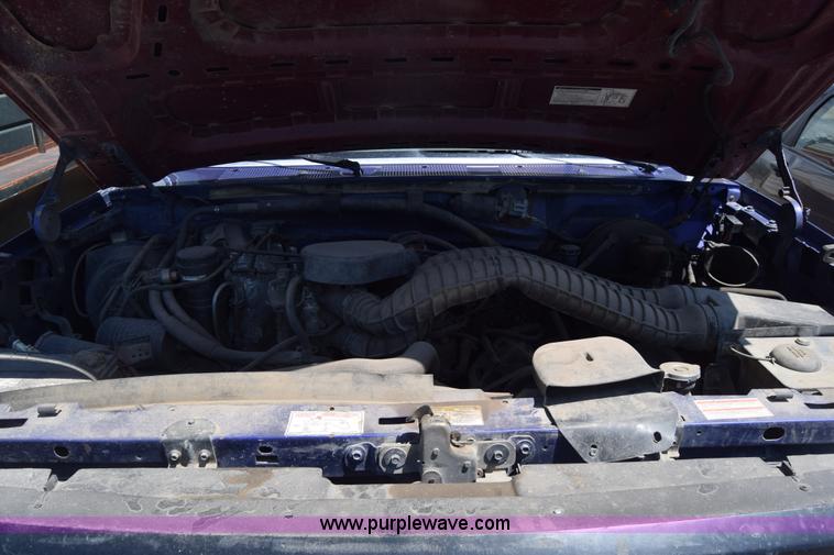 image for item K2884 1995 Ford F150 pickup truck