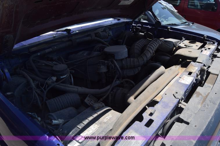 image for item K2884 1995 Ford F150 pickup truck