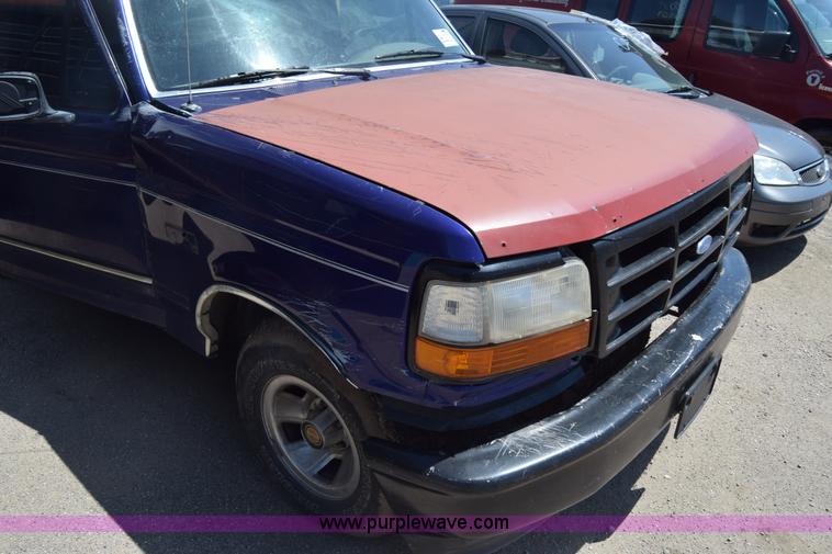 image for item K2884 1995 Ford F150 pickup truck