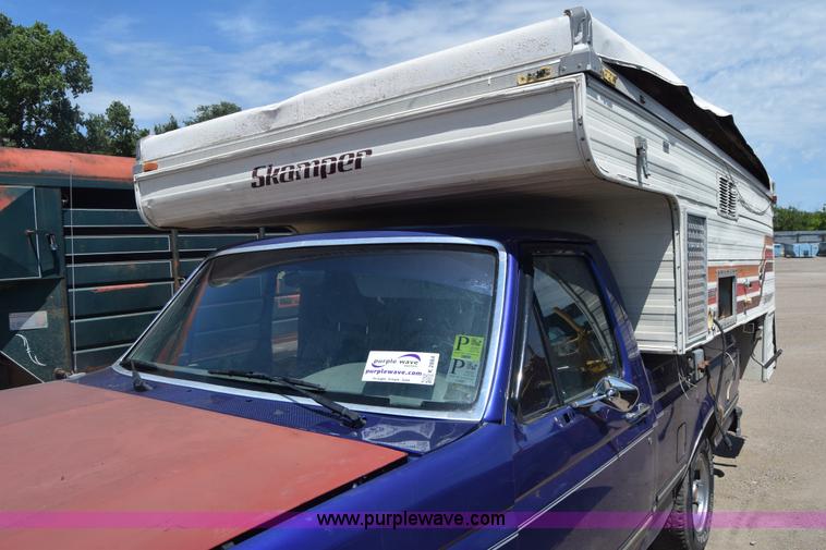 image for item K2884 1995 Ford F150 pickup truck