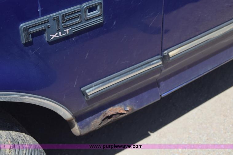 image for item K2884 1995 Ford F150 pickup truck