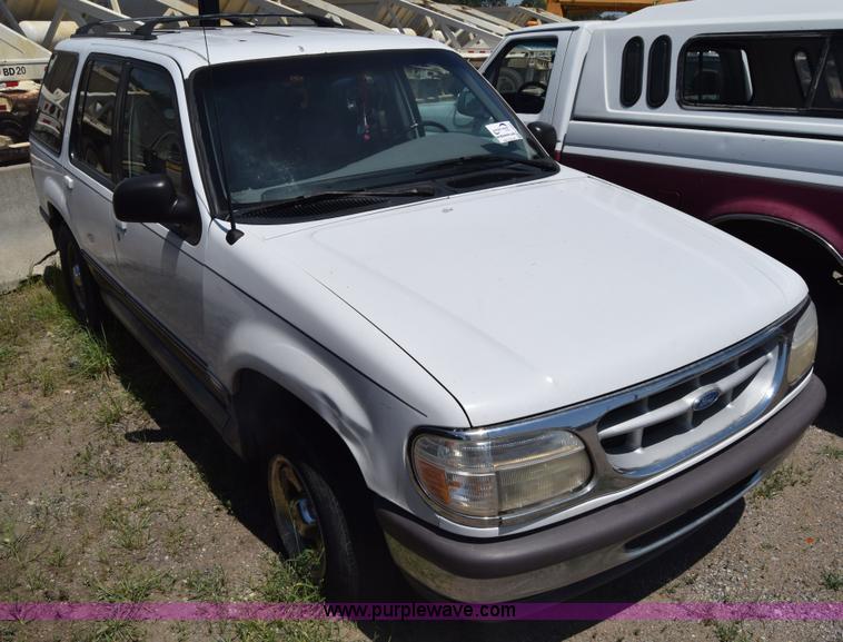 image for item K2885 1997 Ford Explorer SUV