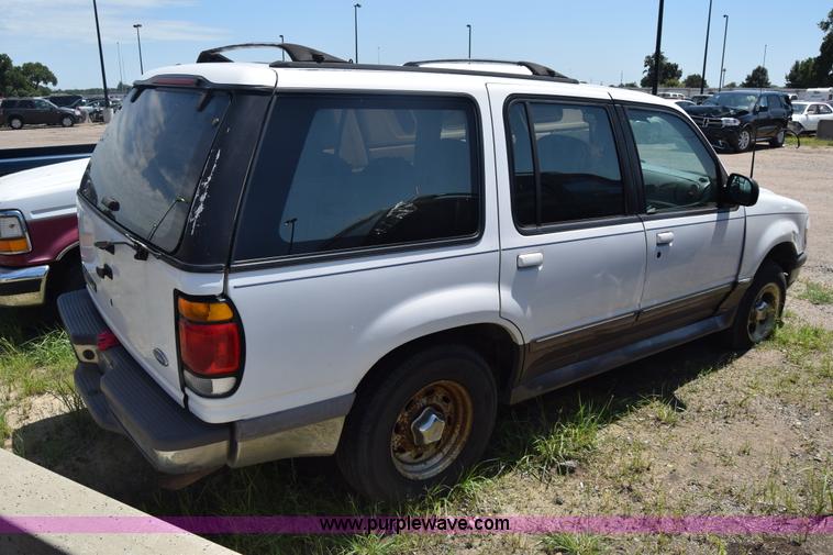 image for item K2885 1997 Ford Explorer SUV