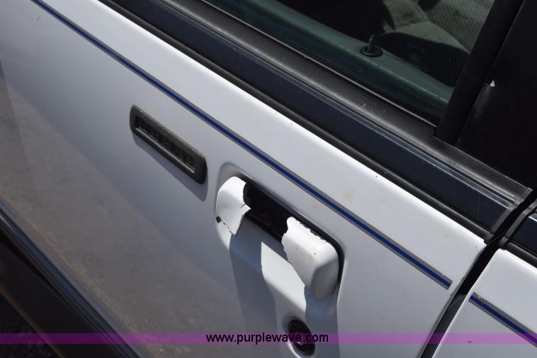 image for item K2885 1997 Ford Explorer SUV