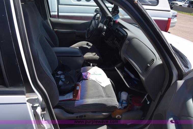 image for item K2885 1997 Ford Explorer SUV