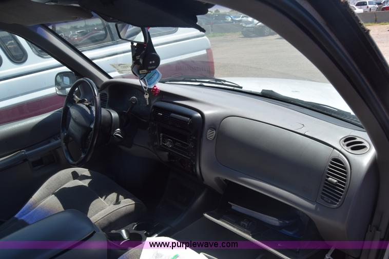 image for item K2885 1997 Ford Explorer SUV