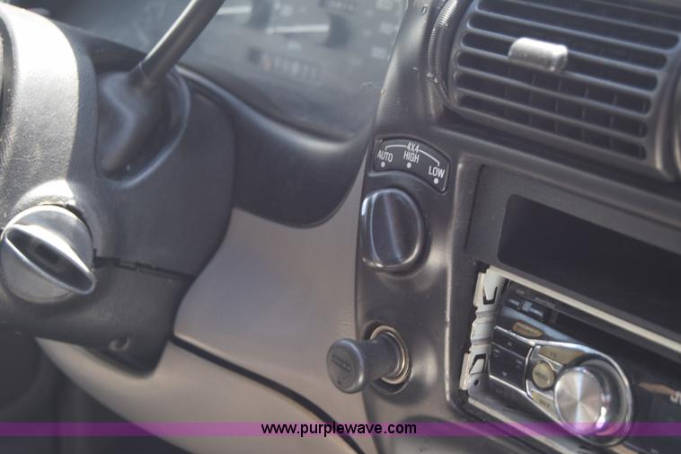 image for item K2885 1997 Ford Explorer SUV