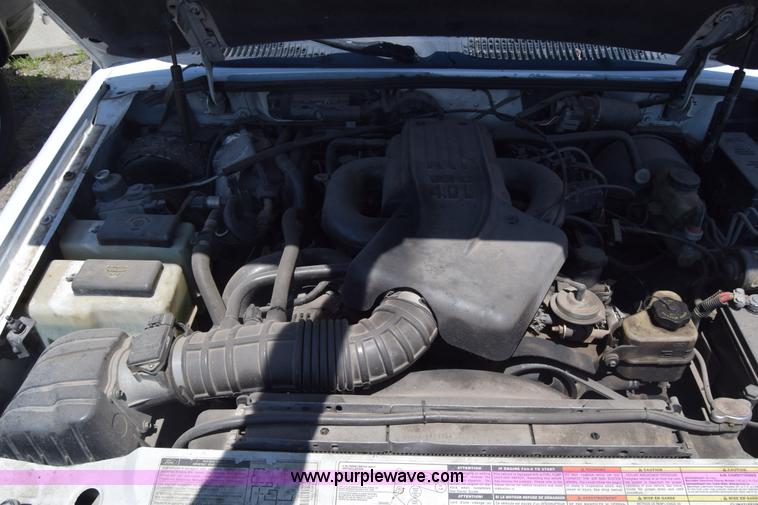 image for item K2885 1997 Ford Explorer SUV