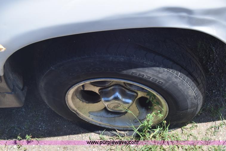 image for item K2885 1997 Ford Explorer SUV