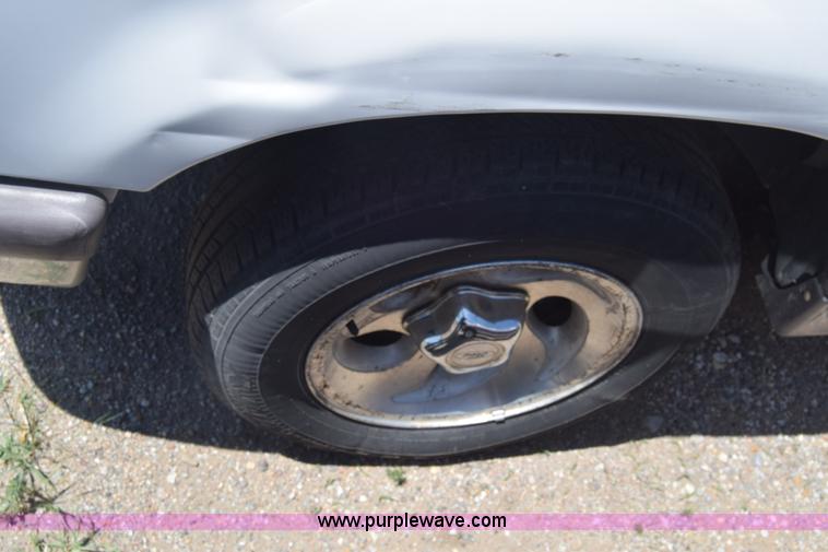 image for item K2885 1997 Ford Explorer SUV