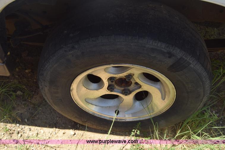 image for item K2885 1997 Ford Explorer SUV