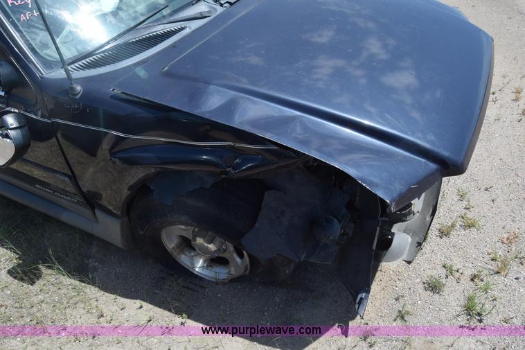 image for item K2889 2001 Ford Explorer SUV