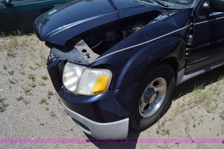 image for item K2889 2001 Ford Explorer SUV