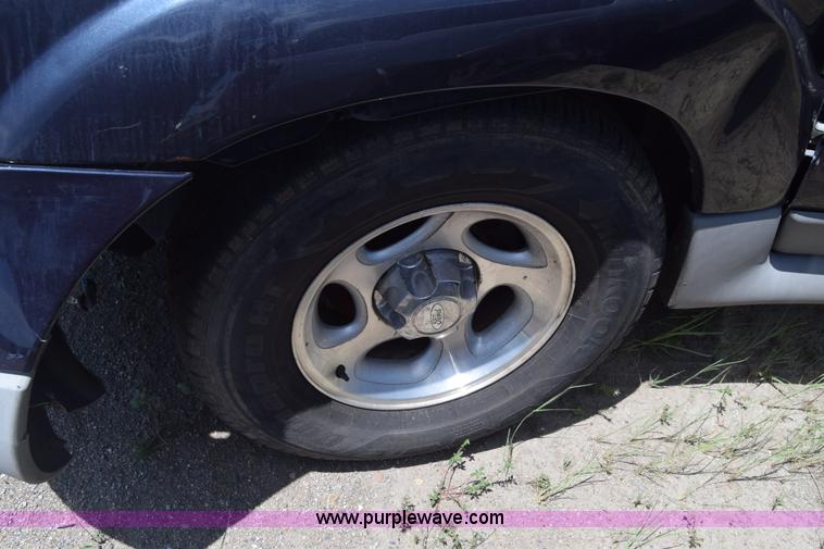 image for item K2889 2001 Ford Explorer SUV