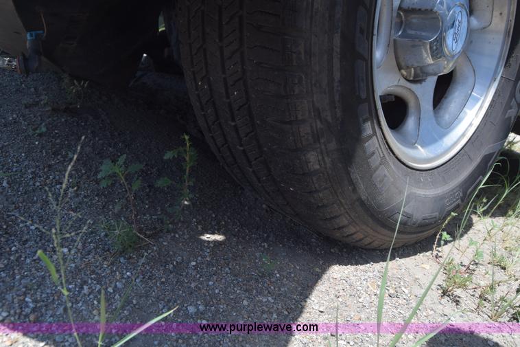 image for item K2889 2001 Ford Explorer SUV