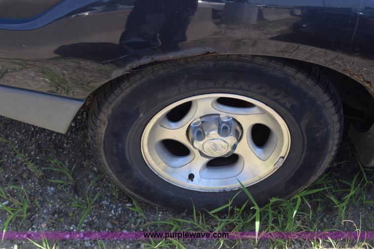 image for item K2889 2001 Ford Explorer SUV