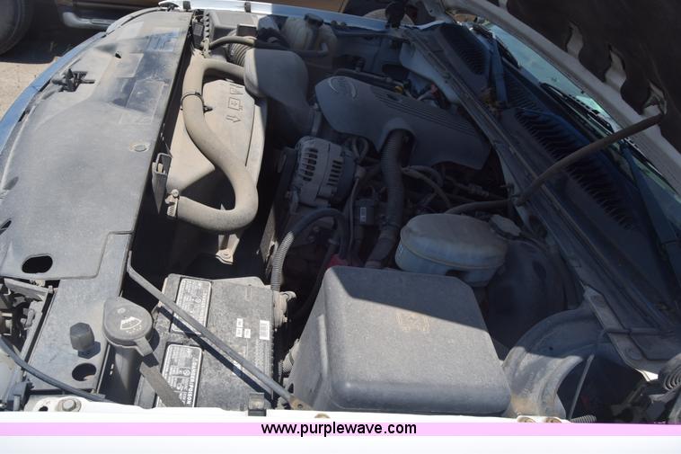 image for item K2890 2004 GMC Sierra 1500 Ext. Cab pickup truck