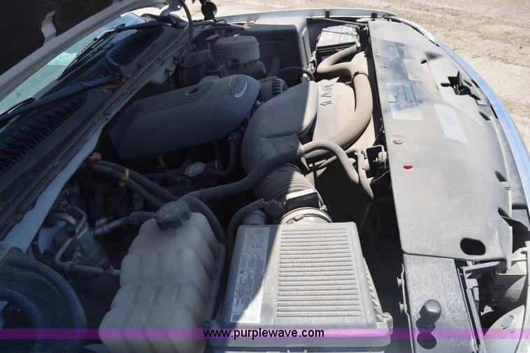 image for item K2890 2004 GMC Sierra 1500 Ext. Cab pickup truck