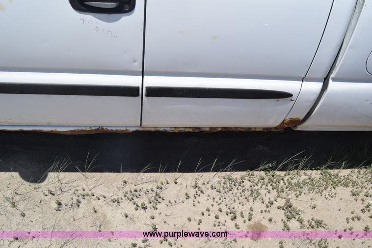 image for item K2890 2004 GMC Sierra 1500 Ext. Cab pickup truck