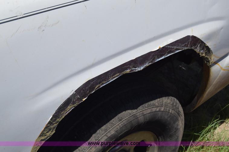 image for item K2890 2004 GMC Sierra 1500 Ext. Cab pickup truck