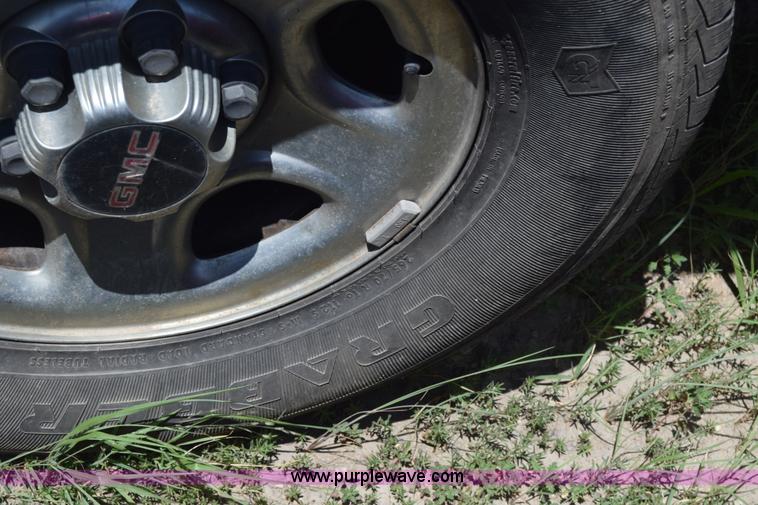 image for item K2890 2004 GMC Sierra 1500 Ext. Cab pickup truck